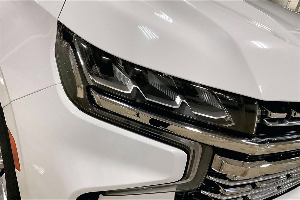 Used 2023 Chevrolet Suburban Premier image 27