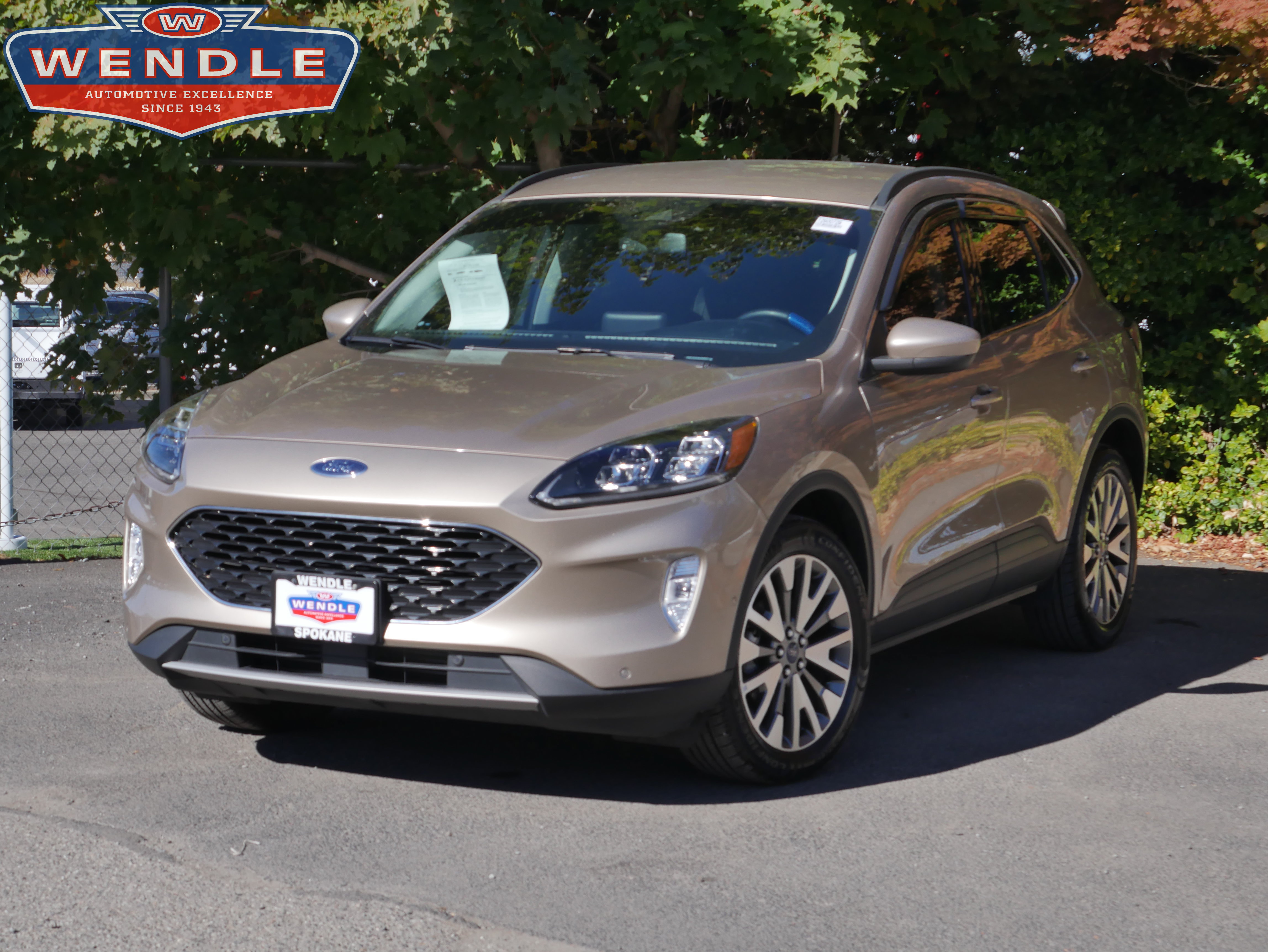 Certified 2021 Ford Escape Titanium AWD/4WD image 1