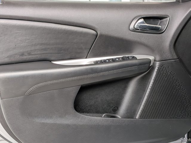 Used 2020 Dodge Journey SE w/ Blacktop Package image 11