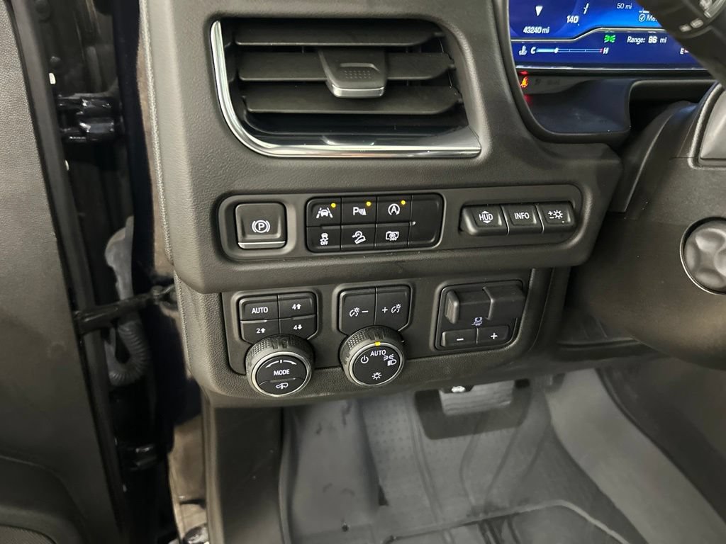 Used 2023 Chevrolet Tahoe High Country AWD/4WD image 10