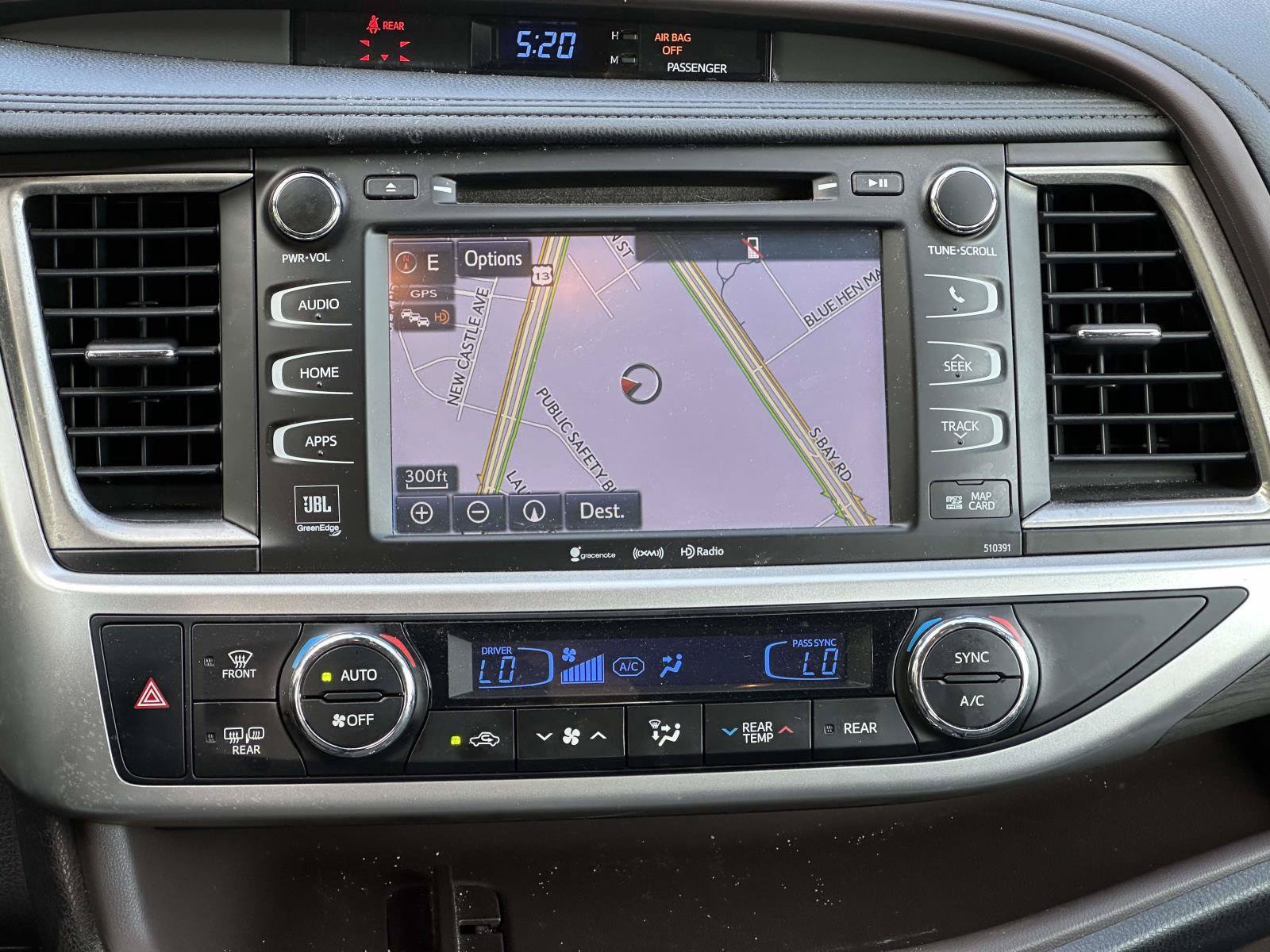 Used 2019 Toyota Highlander Limited Platinum AWD/4WD image 9