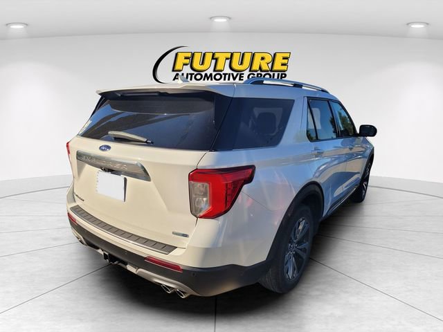 Certified 2020 Ford Explorer Platinum w/ Premium Technology Package AWD/4WD image 3