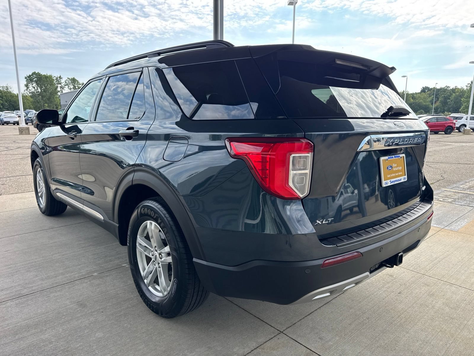 Certified 2023 Ford Explorer XLT w/ Equipment Group 202A AWD/4WD image 5