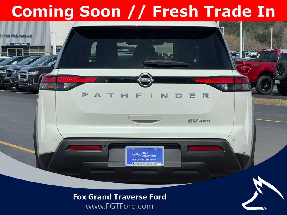 Used 2024 Nissan Pathfinder SV image 3