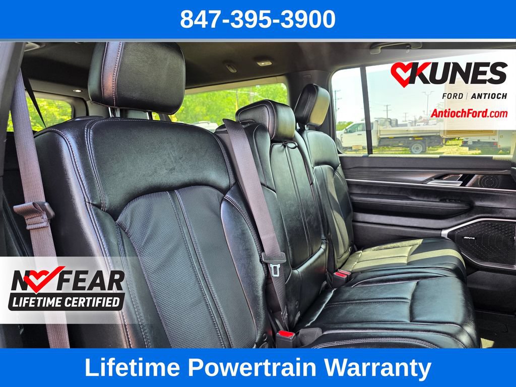 Used 2024 Jeep Wagoneer L Series II w/ Flexible Seating Group AWD/4WD image 34