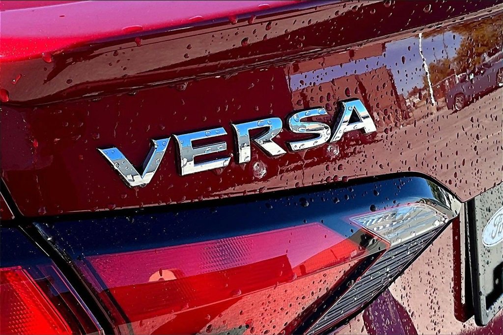 Used 2024 Nissan Versa SR w/ Trunk Package image 8