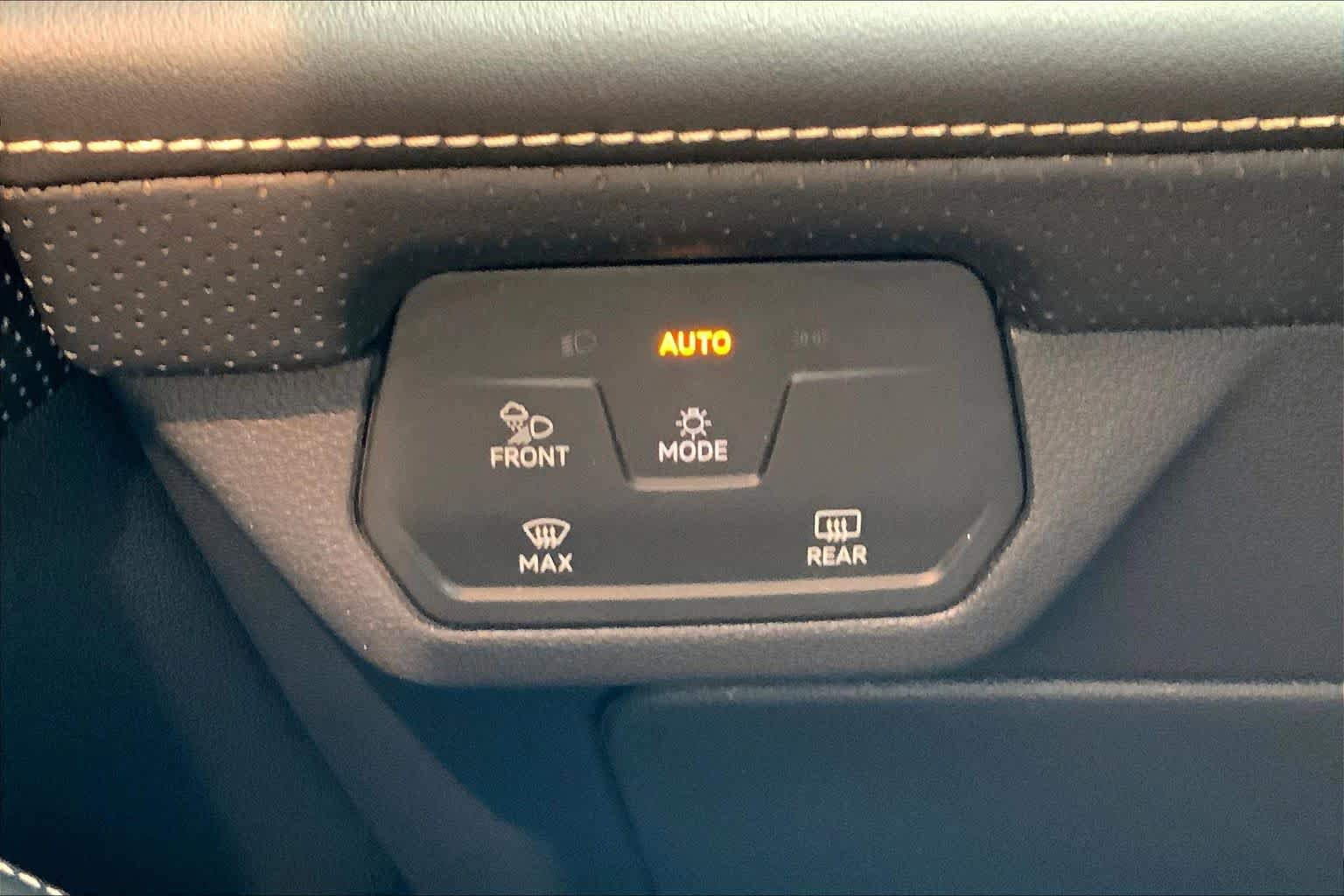 Used 2024 Volkswagen Atlas SE FWD image 36