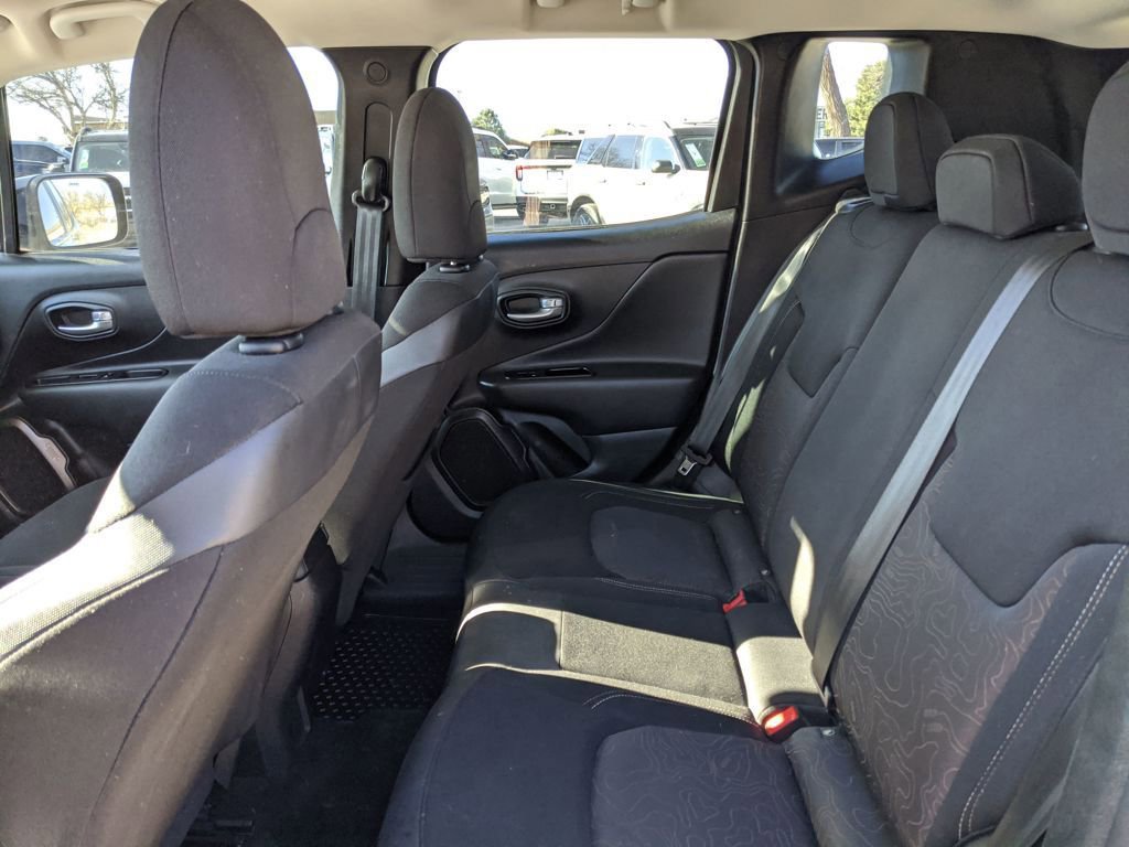 Used 2023 Jeep Renegade Latitude image 18
