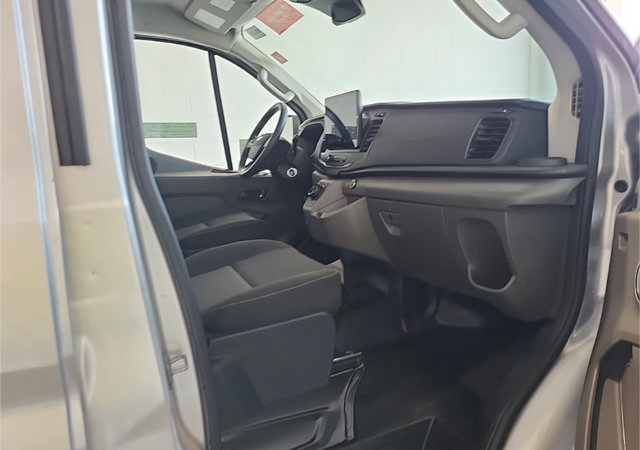 Certified 2023 Ford E-Transit Low Roof RWD image 14