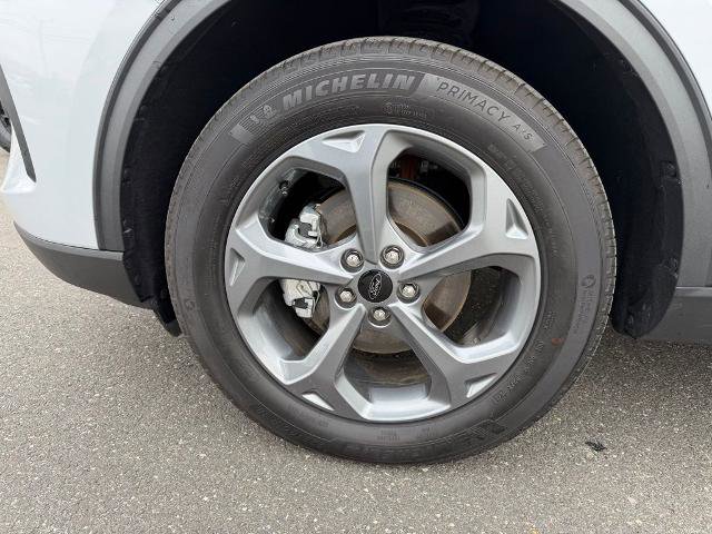 Certified 2025 Ford Escape ST-Line Select w/ Tech Pack #2 image 9