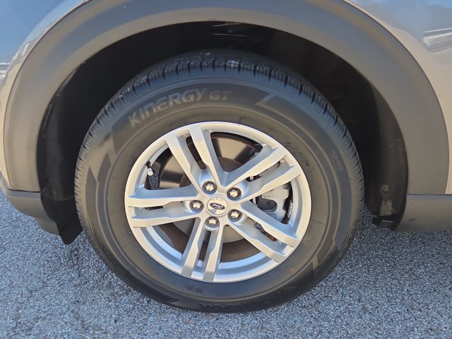 Certified 2023 Ford Explorer XLT w/ Equipment Group 202A RWD image 9