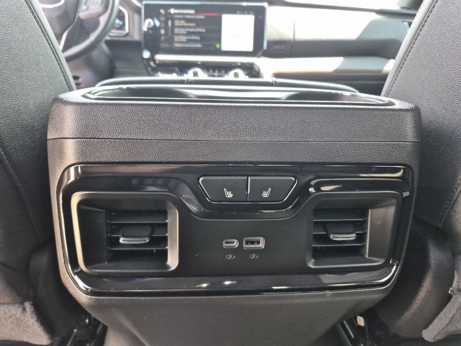 Used 2024 GMC Sierra 1500 AT4 w/ Technology Package AWD/4WD image 15