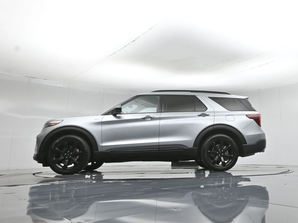 Certified 2023 Ford Explorer ST-Line w/ Class IV Trailer Tow Package RWD image 8