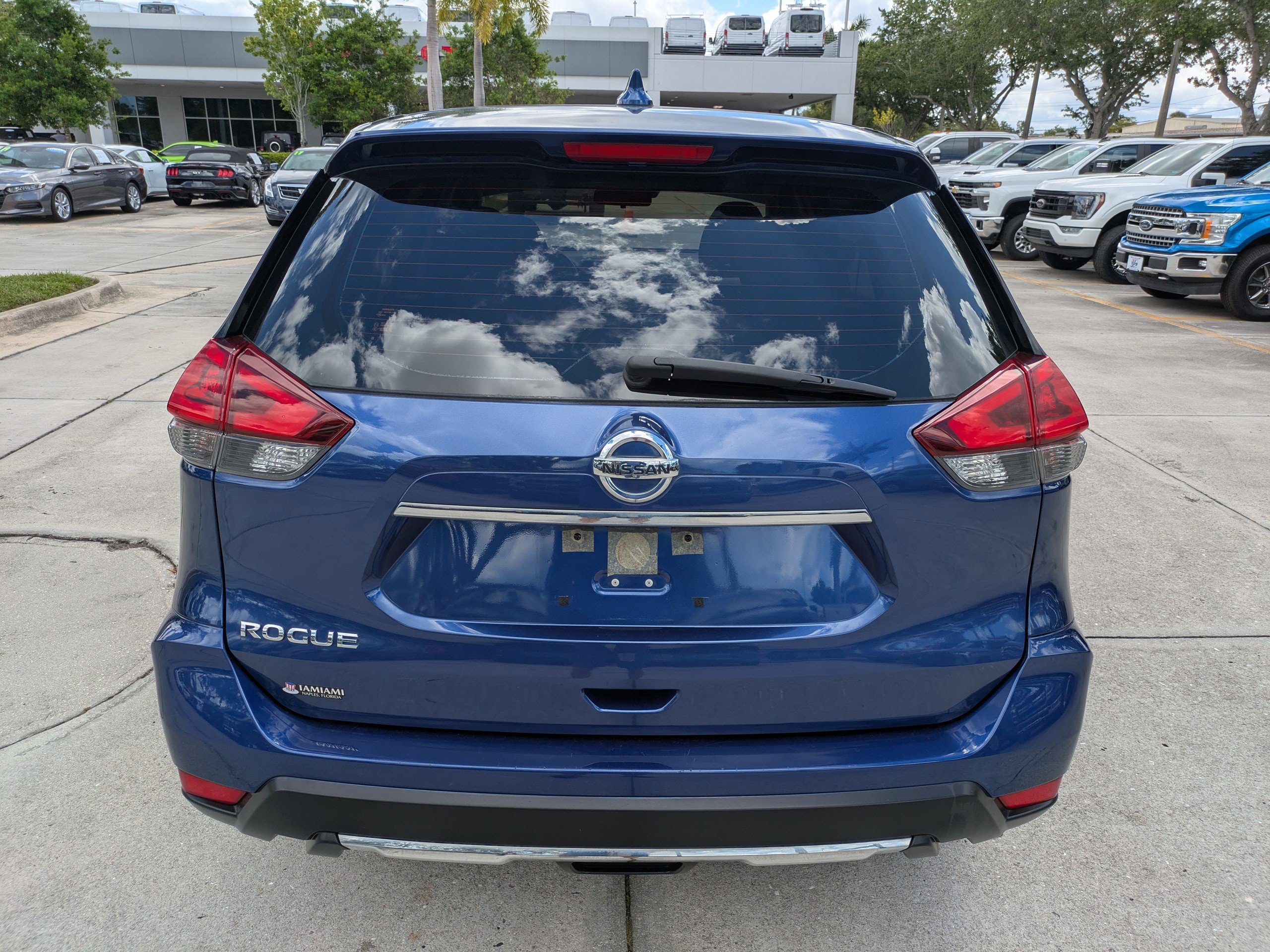 Used 2020 Nissan Rogue S FWD image 5