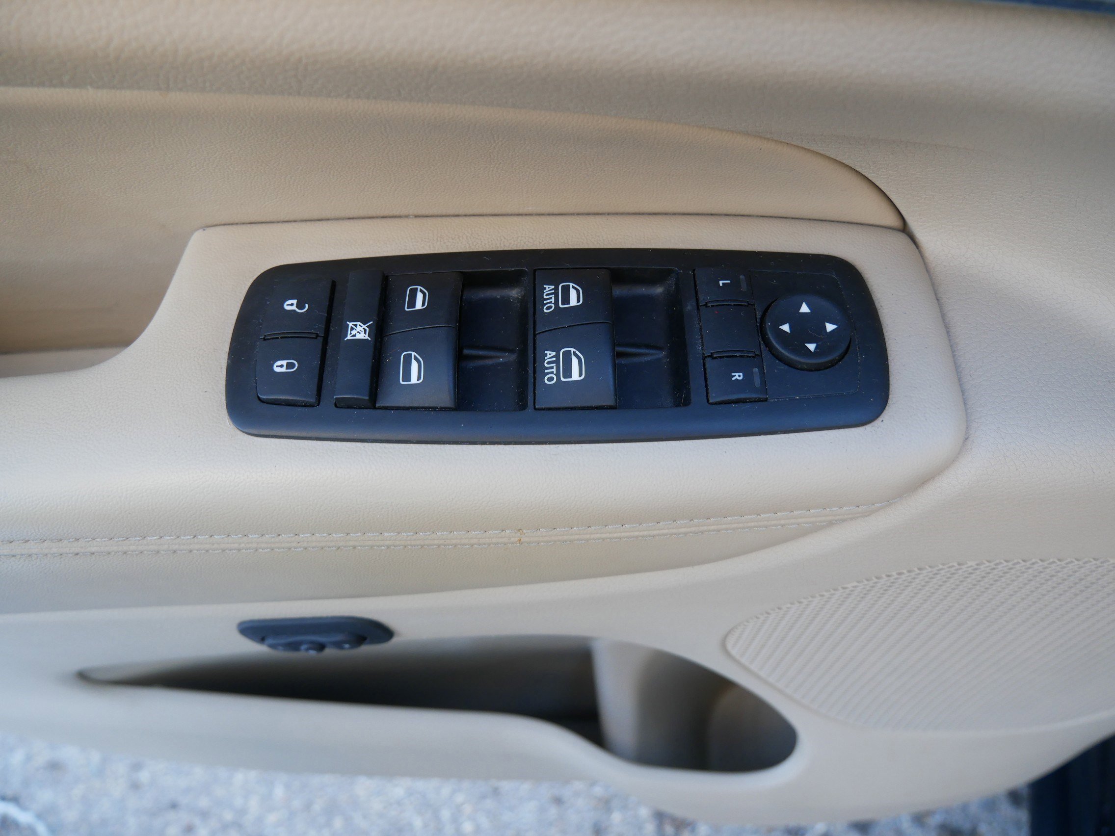 Used 2021 Jeep Renegade Latitude w/ Luxury Group I image 20