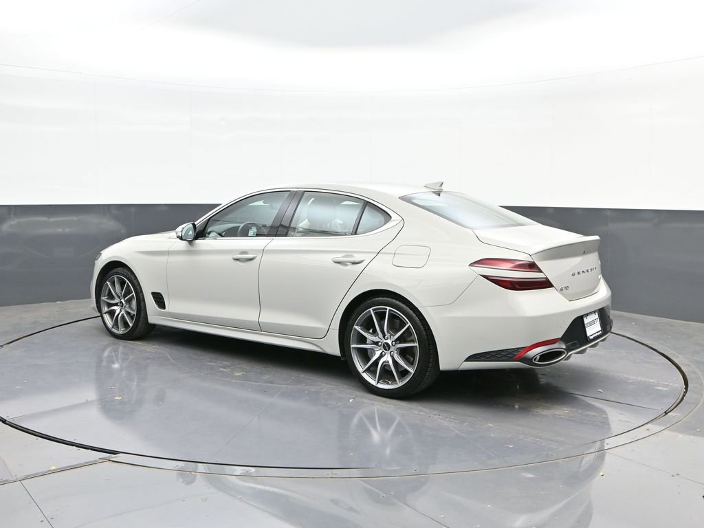 Used 2025 Genesis G70 2.5T image 5