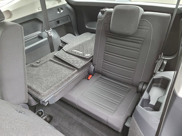 Used 2022 Volkswagen Tiguan S image 12