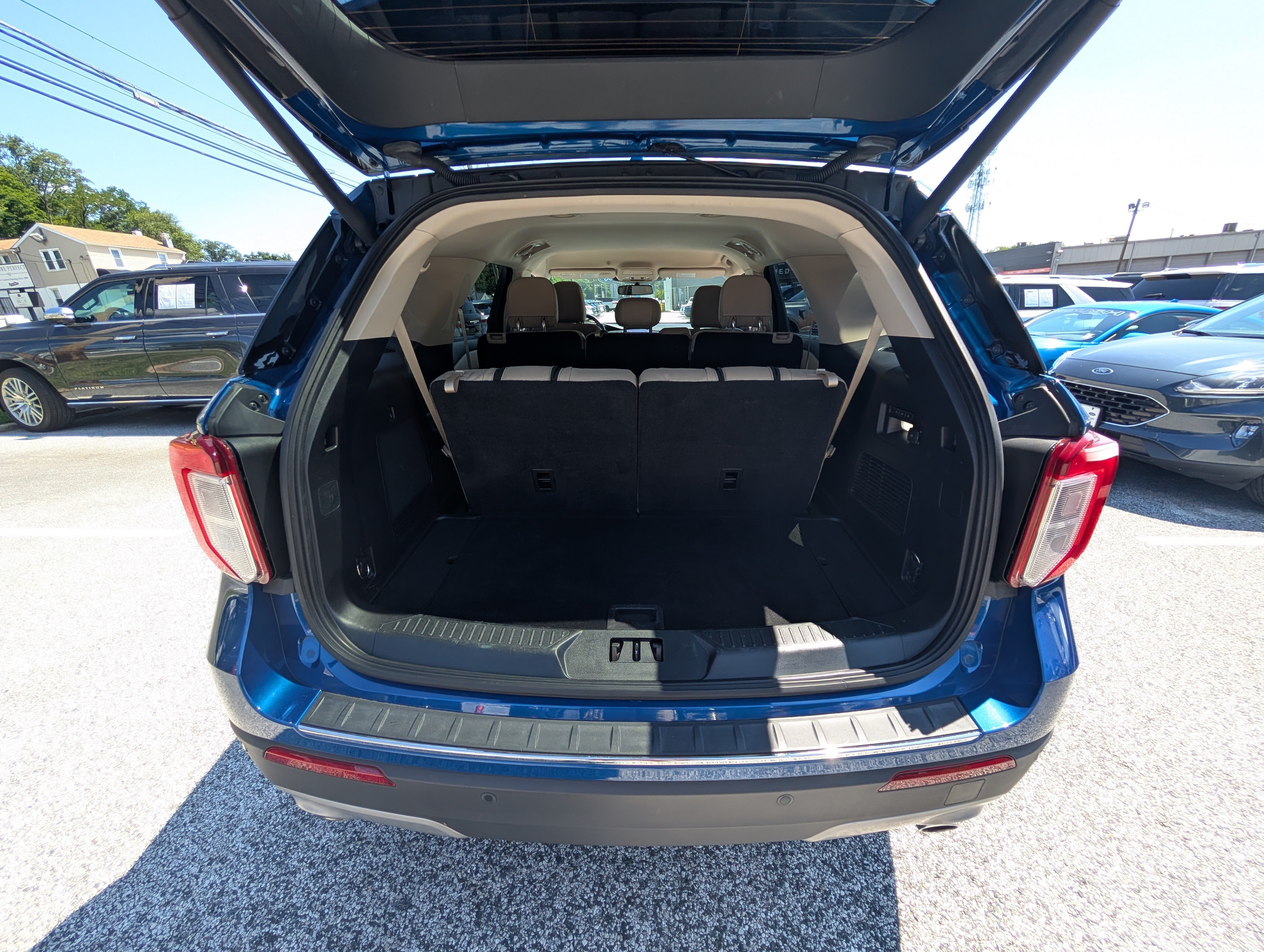 Certified 2020 Ford Explorer Limited AWD/4WD image 15