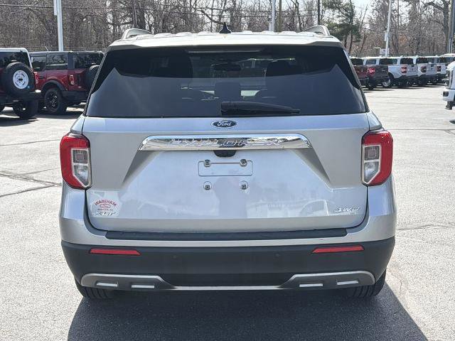 Certified 2022 Ford Explorer XLT w/ Equipment Group 202A image 3