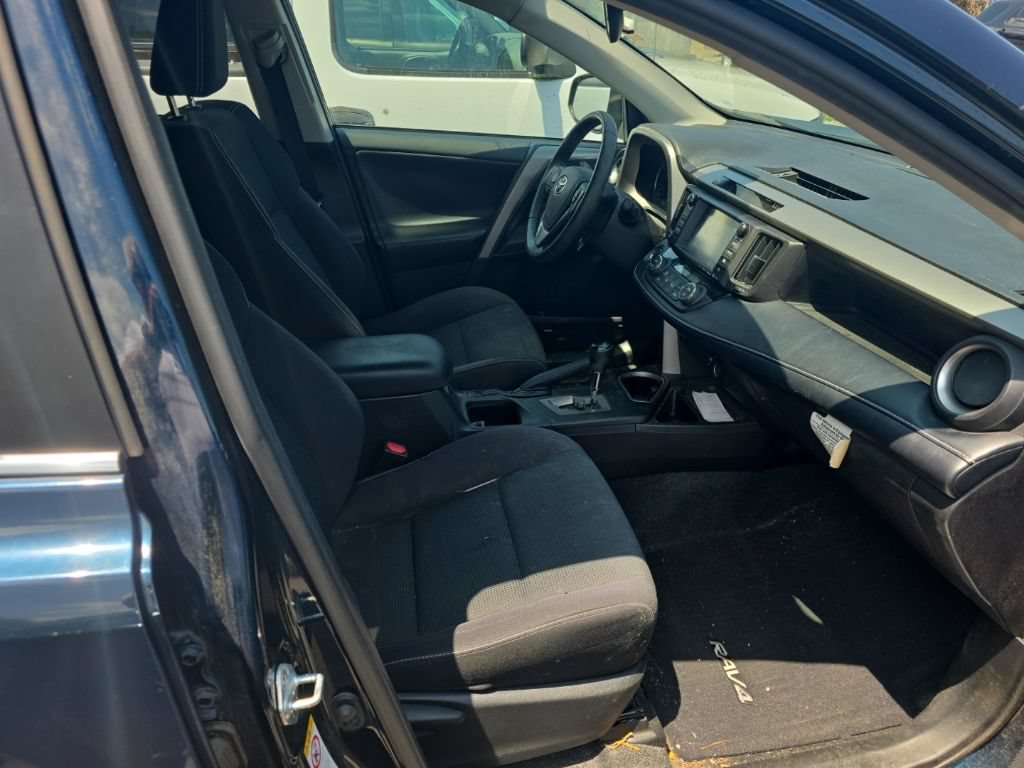 Used 2018 Toyota RAV4 XLE FWD image 4