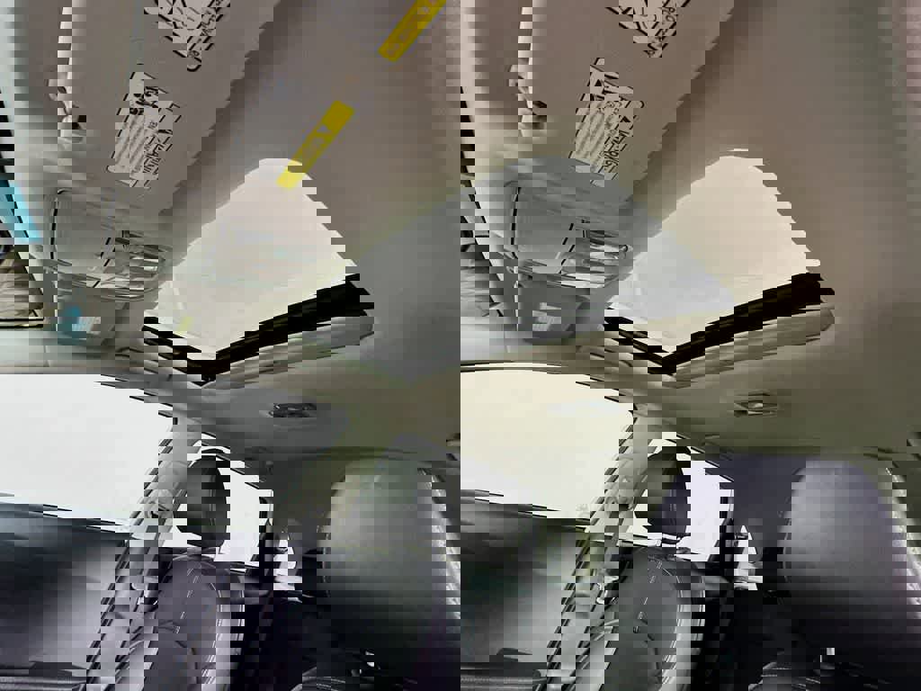 Used 2022 Kia Niro EX Premium image 34