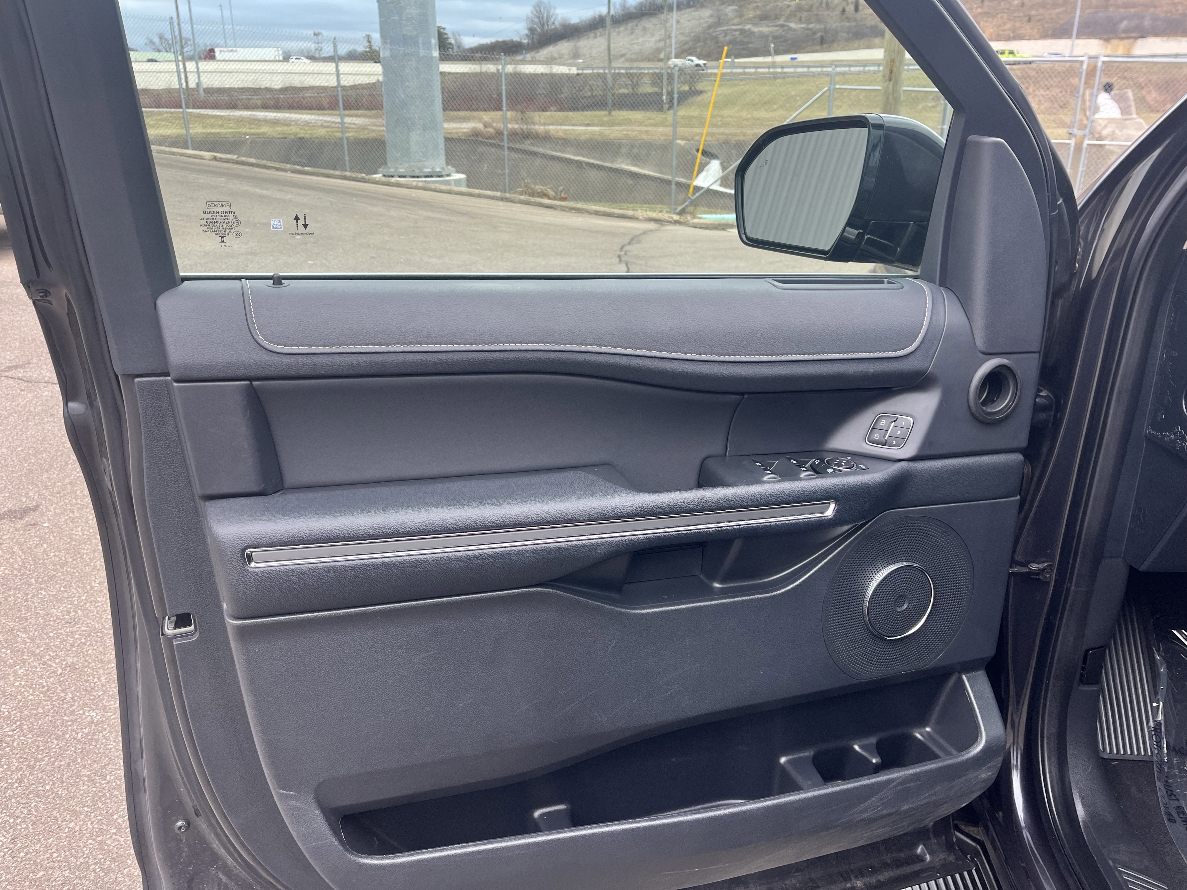 Certified 2024 Ford Expedition XLT image 11