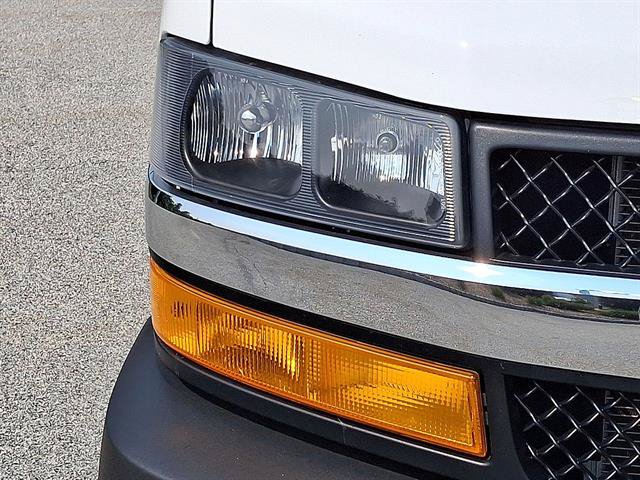 Used 2025 Chevrolet Express 2500 w/ Driver Convenience Package RWD image 25