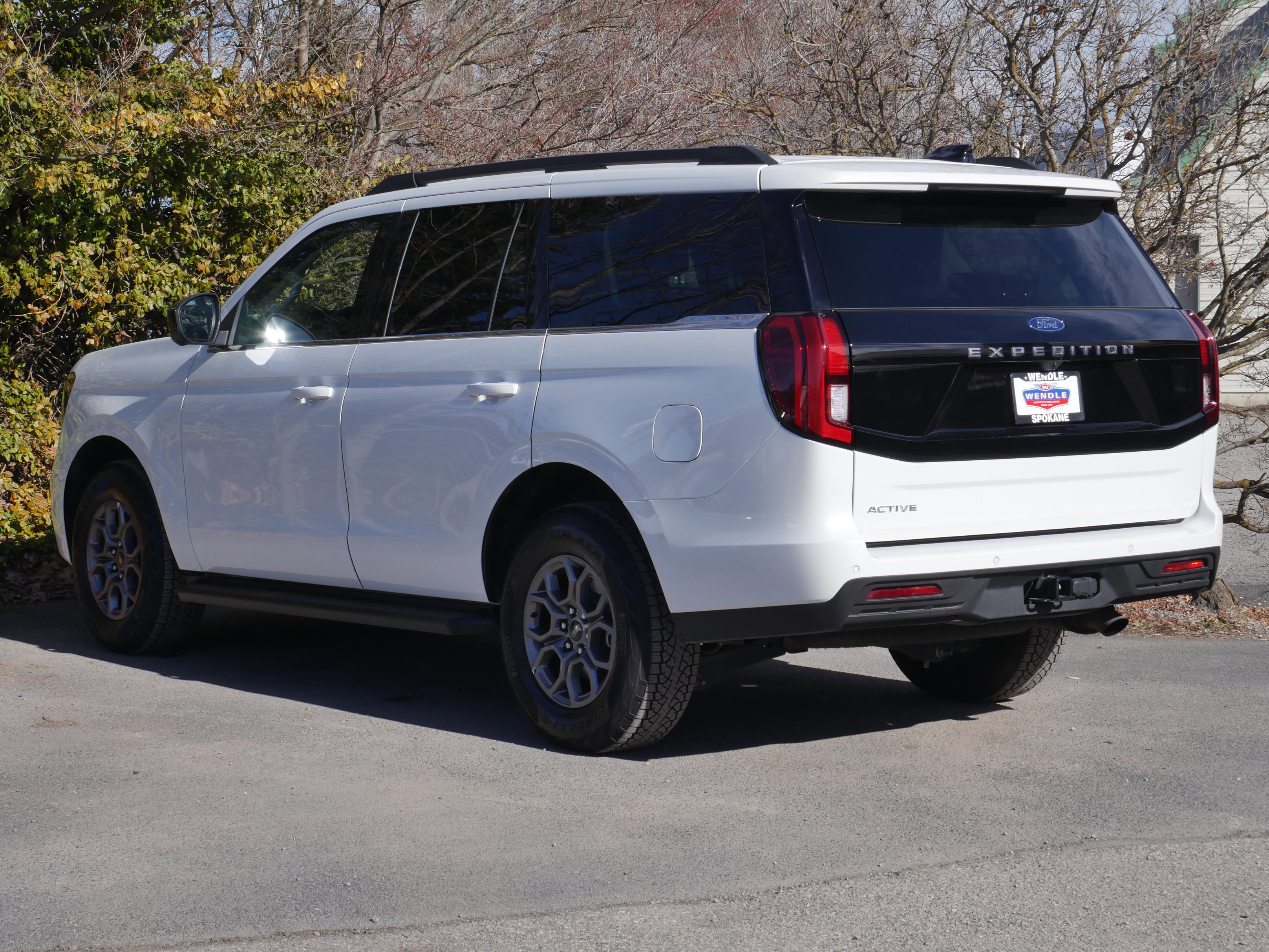 Certified 2025 Ford Expedition Active image 4