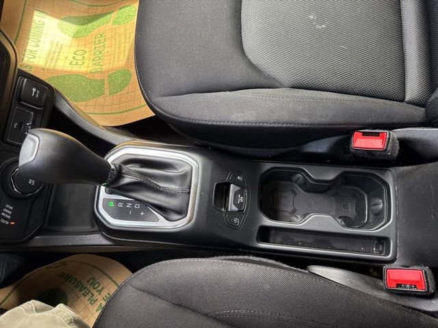 Used 2023 Jeep Renegade Latitude AWD/4WD image 25