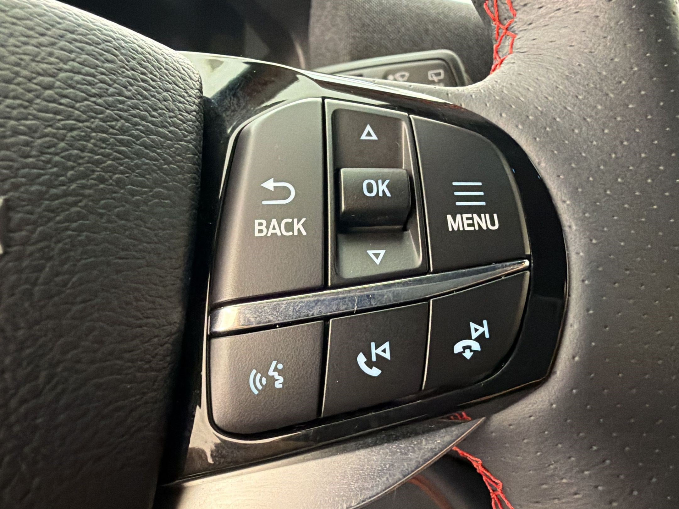 Certified 2025 Ford Explorer ST-Line RWD image 18