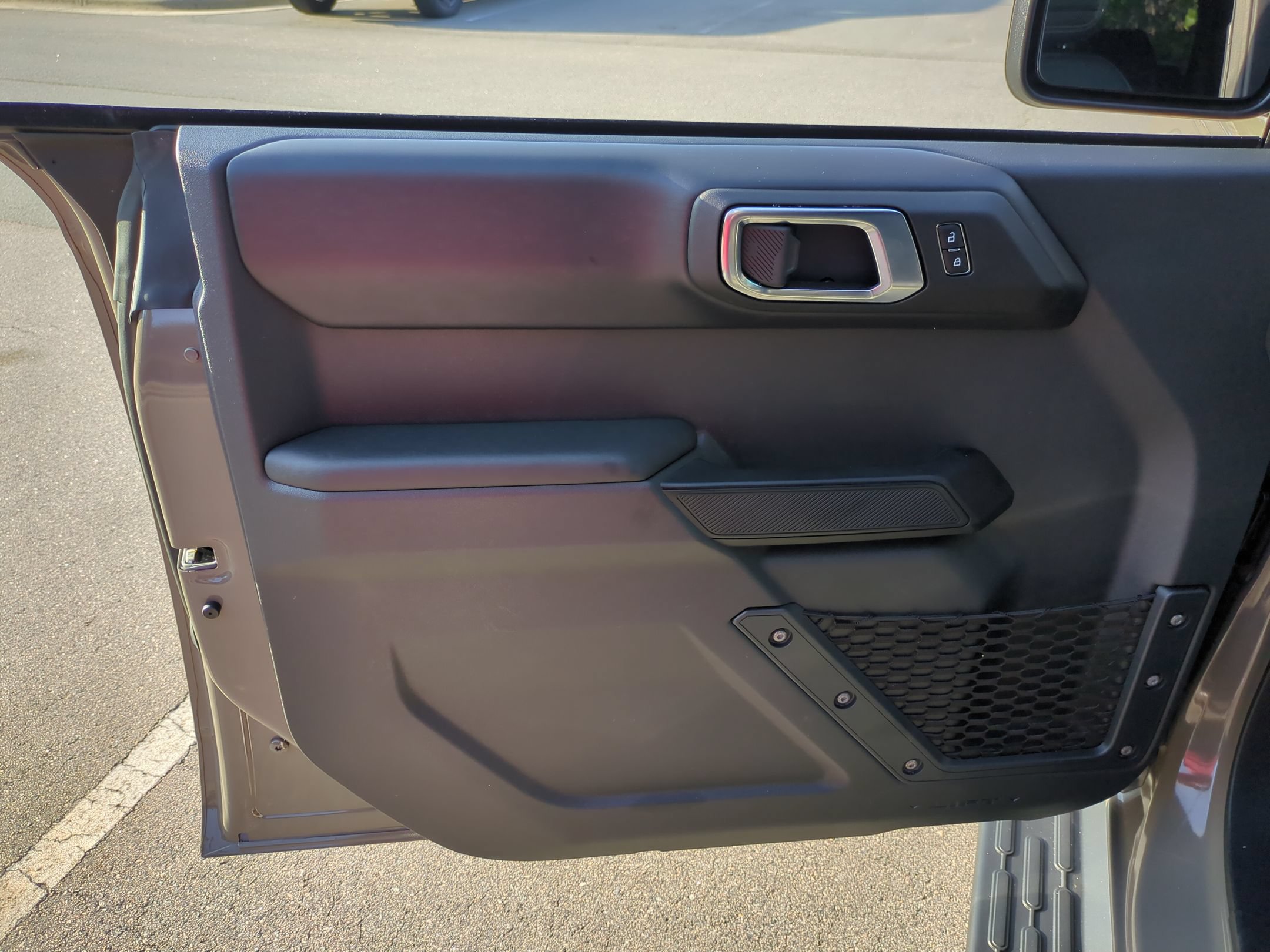 Certified 2025 Ford Bronco Outer Banks AWD/4WD image 14