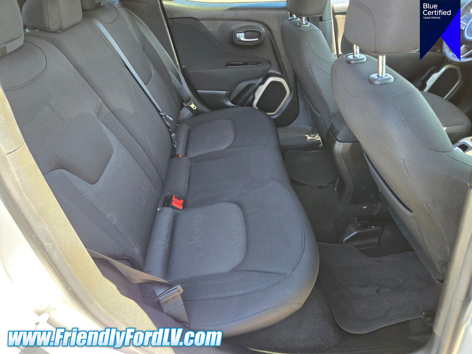 Used 2017 Jeep Renegade Latitude AWD/4WD image 14