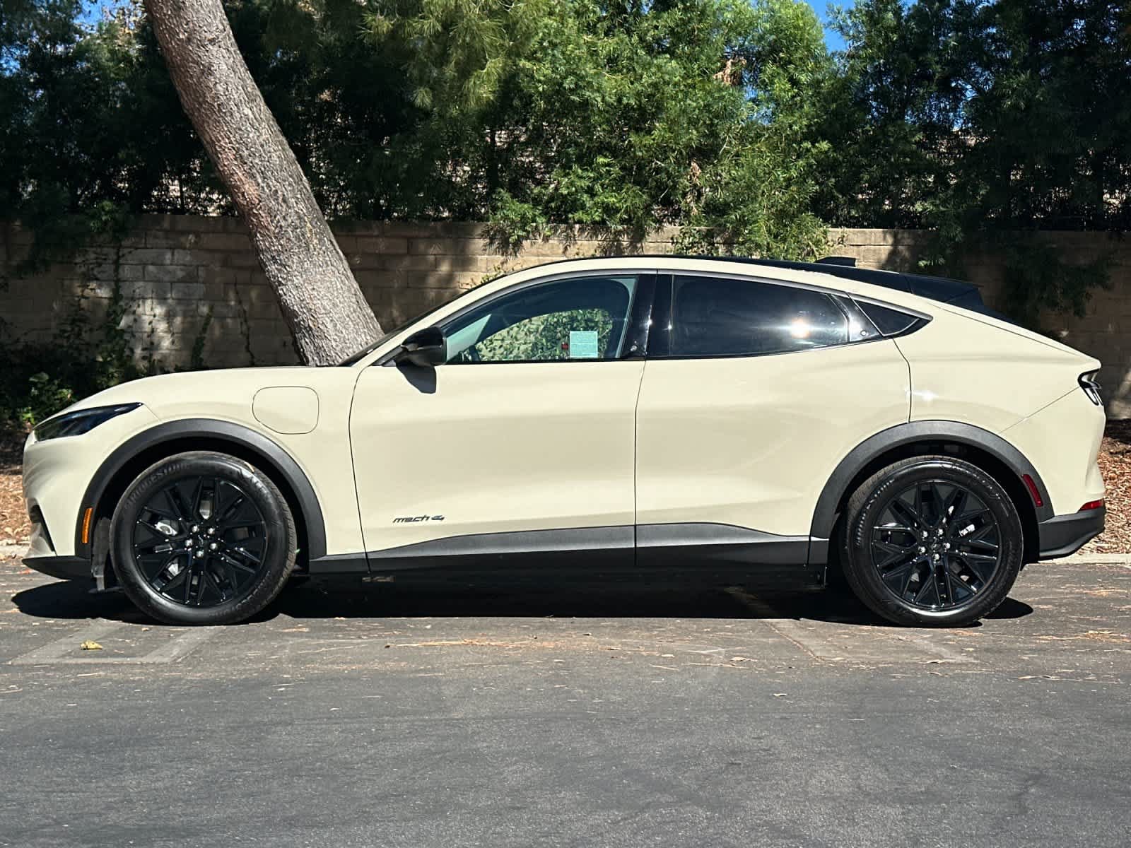 Certified 2025 Ford Mustang Mach-E Select AWD/4WD image 5