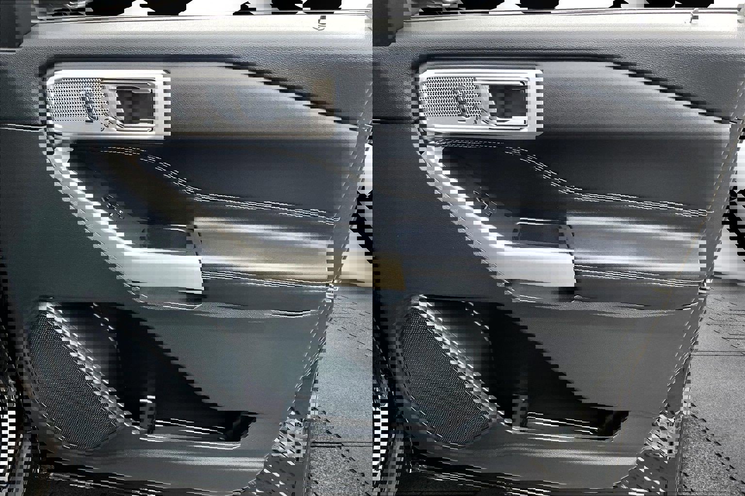 Certified 2022 Ford Explorer Limited w/ Equipment Group 301A image 19