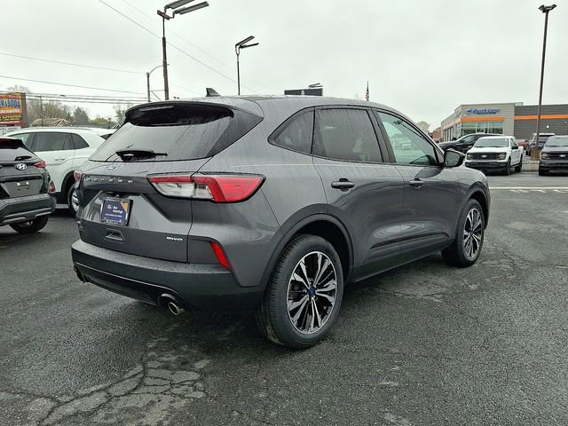 Certified 2022 Ford Escape SE w/ SE Sport Appearance Package image 4