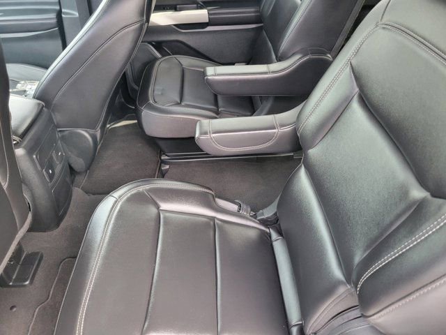 Certified 2023 Ford Explorer XLT w/ Equipment Group 202A RWD image 11