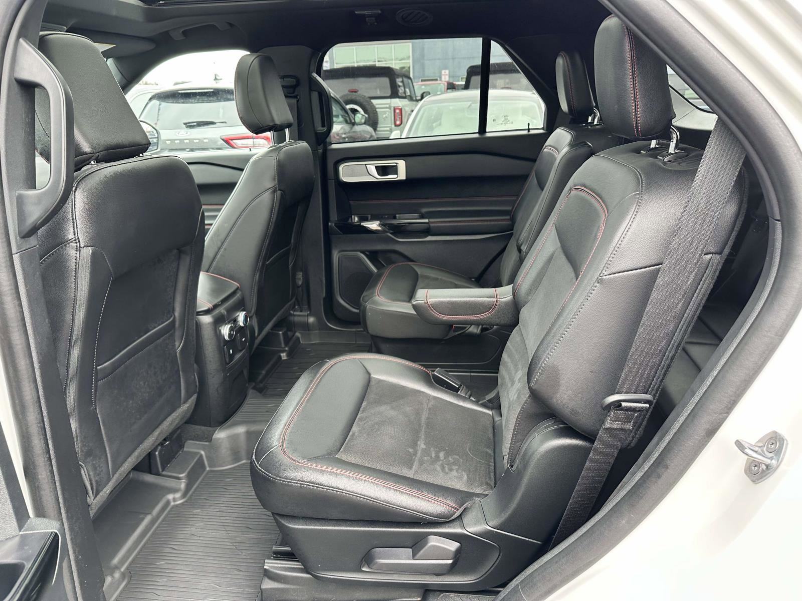 Certified 2022 Ford Explorer ST-Line w/ Class IV Trailer Tow Package image 14