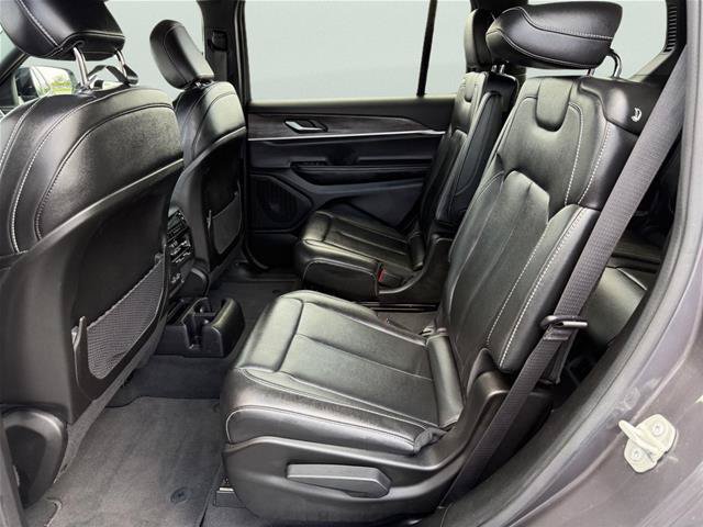 Used 2024 Jeep Grand Cherokee L Limited w/ Black Appearance Package AWD/4WD image 14