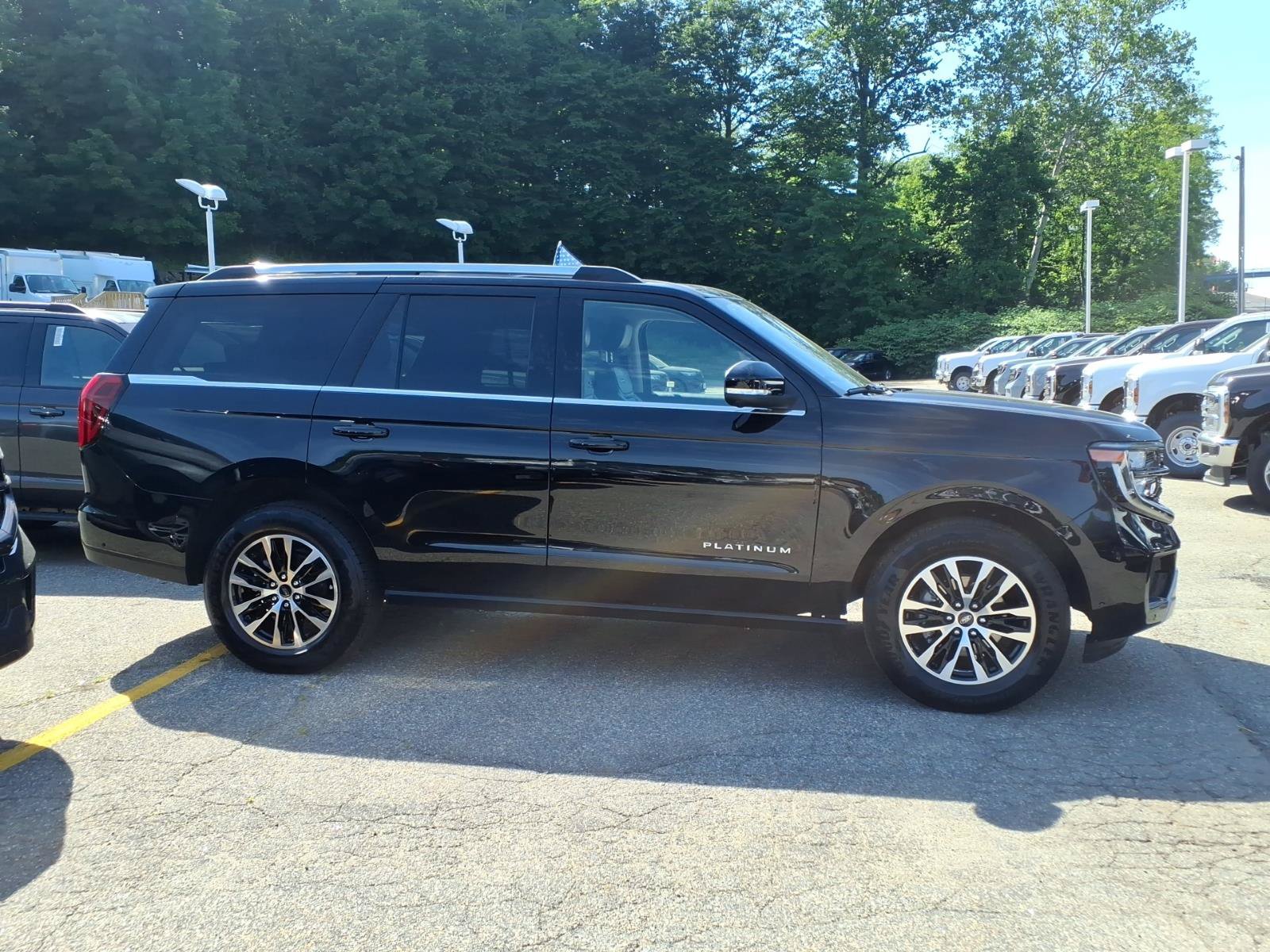 Certified 2025 Ford Expedition Platinum AWD/4WD image 9