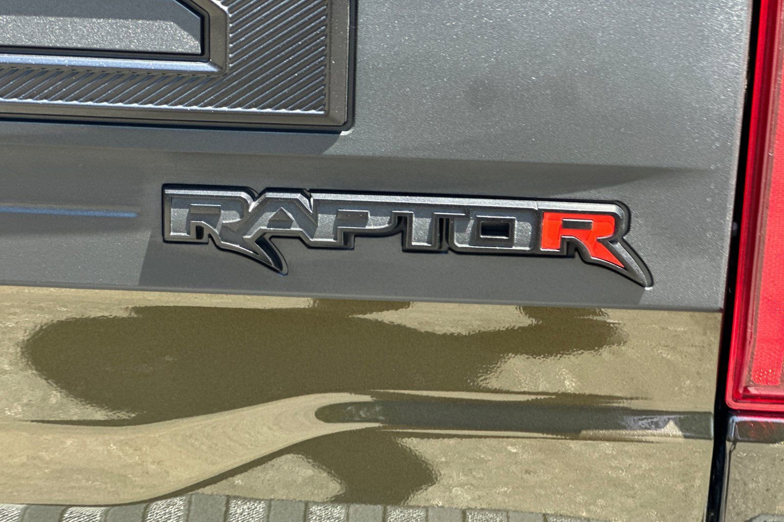 Certified 2025 Ford F150 Raptor w/ Equipment Group 803A Raptor R AWD/4WD image 51
