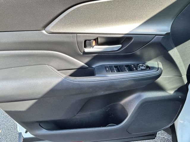 Used 2025 Toyota Grand Highlander FWD image 18