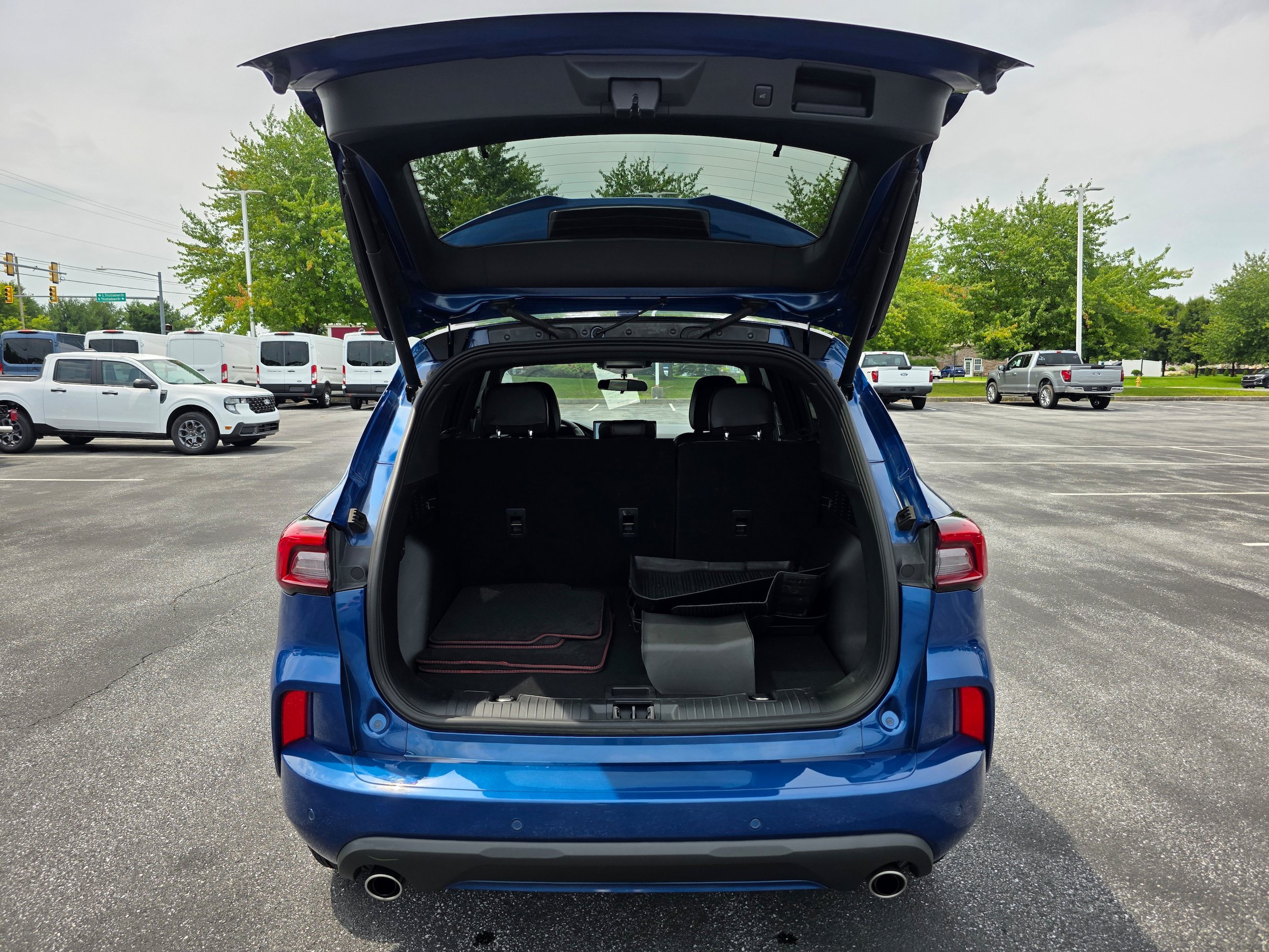 Certified 2023 Ford Escape ST-Line w/ Tech Pack #1 AWD/4WD image 9