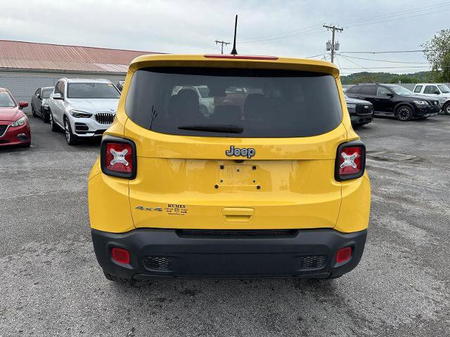 Used 2023 Jeep Renegade Latitude AWD/4WD image 5