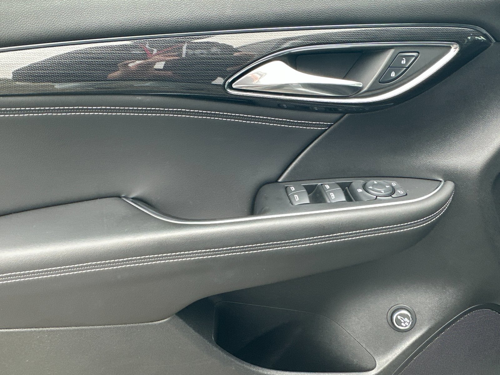 Used 2023 Buick Envision Preferred w/ Sport Touring Package image 11