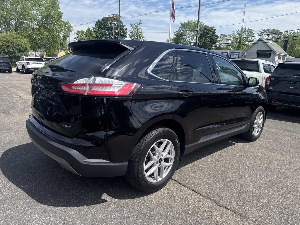 Certified 2023 Ford Edge SEL w/ Convenience Package AWD/4WD image 9