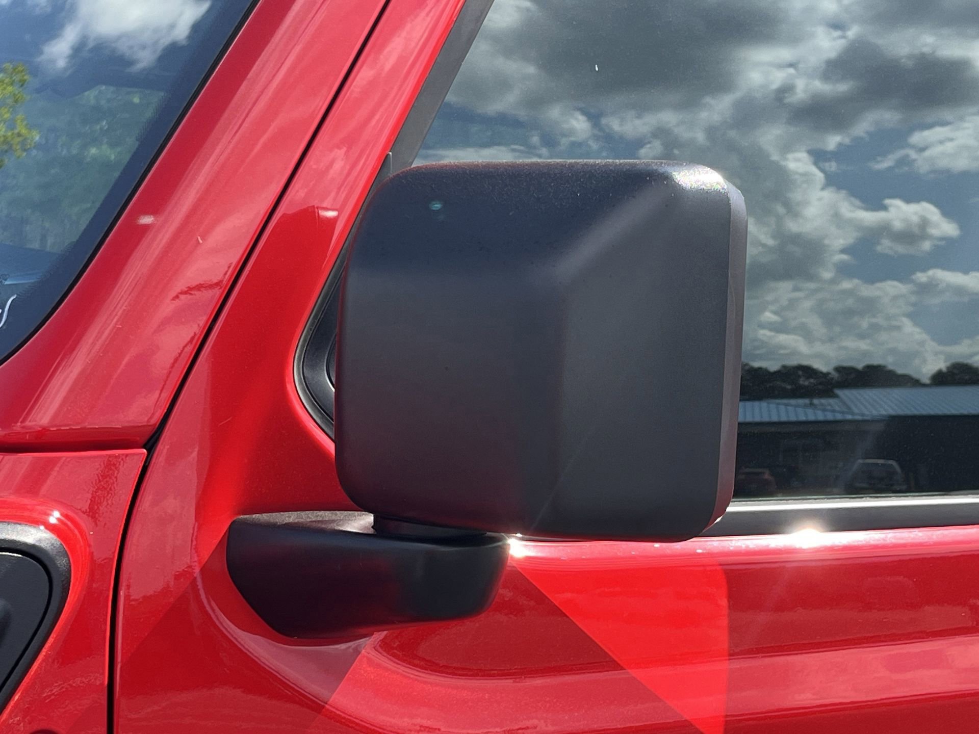 Used 2025 Jeep Wrangler Unlimited Sahara w/ Safety Group image 29