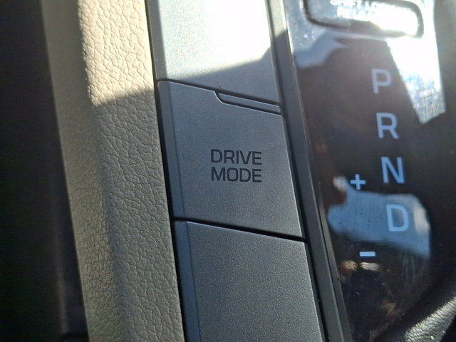 Used 2017 Hyundai Elantra SE FWD image 23