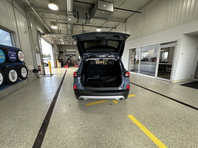 Certified 2023 Ford Escape Platinum w/ Premium Technology Package AWD/4WD image 19