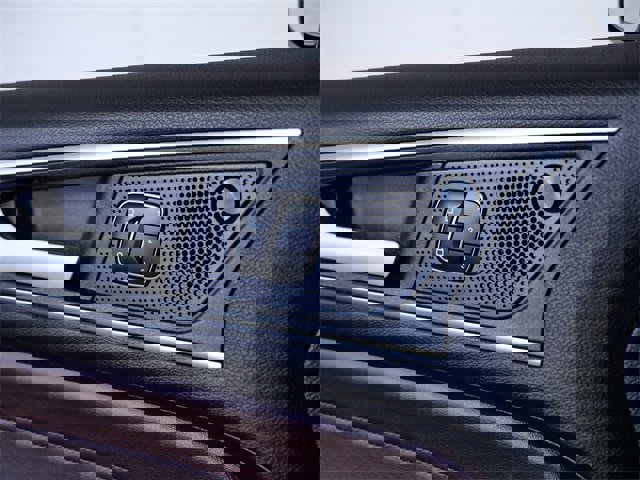 Certified 2022 Ford Edge Titanium w/ Equipment Group 301A image 25