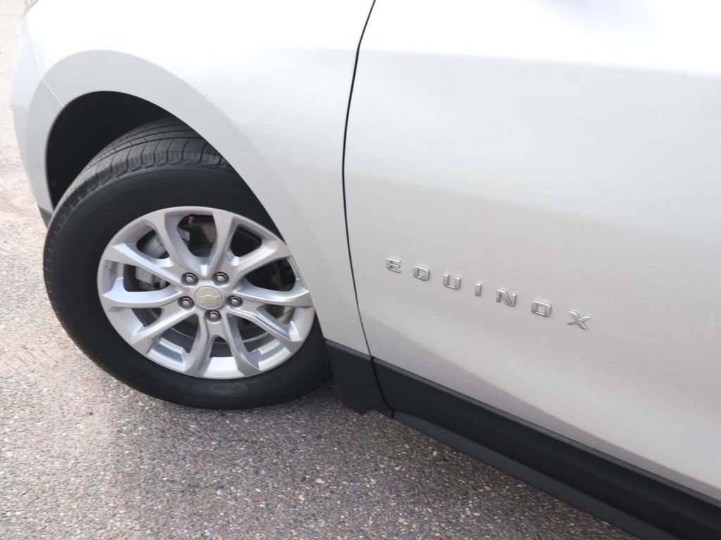 Used 2020 Chevrolet Equinox LS w/ LS Convenience Package image 9